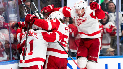 Detroit Red Wings vann måstematchen kvar i slutspelsracet i Eastern Conference