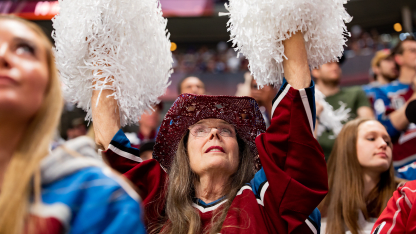 Avs_white_pompoms